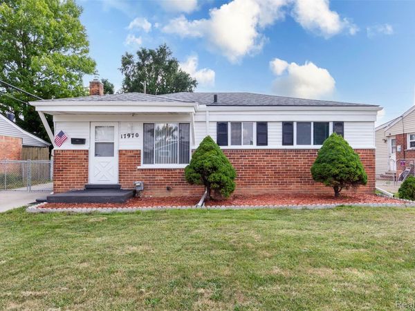 17970 S Wind Drive, Fraser, Mi 48026