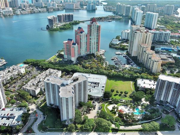 3300 NE 192nd St , Unit LP06, Aventura, FL 33180
