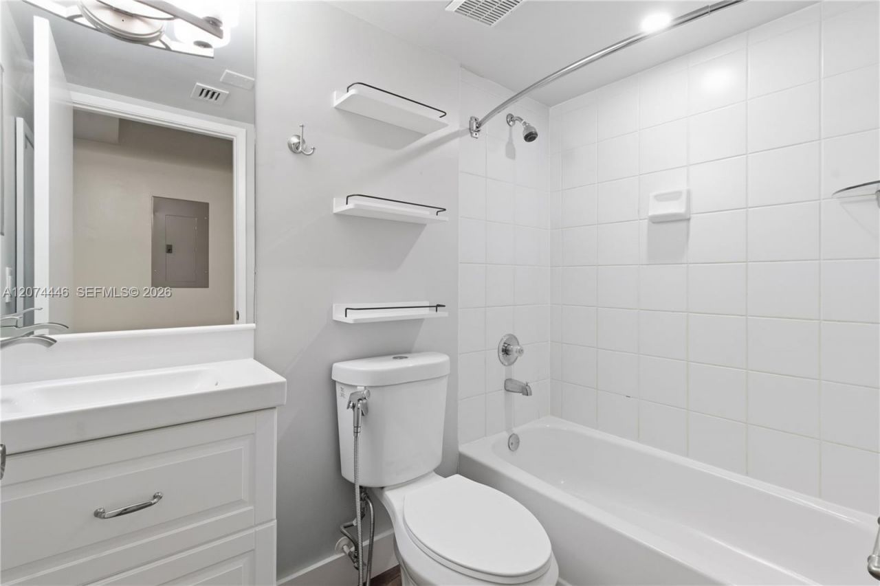 3300 NE 192nd St , Unit LP06, Aventura, FL 33180 Photo