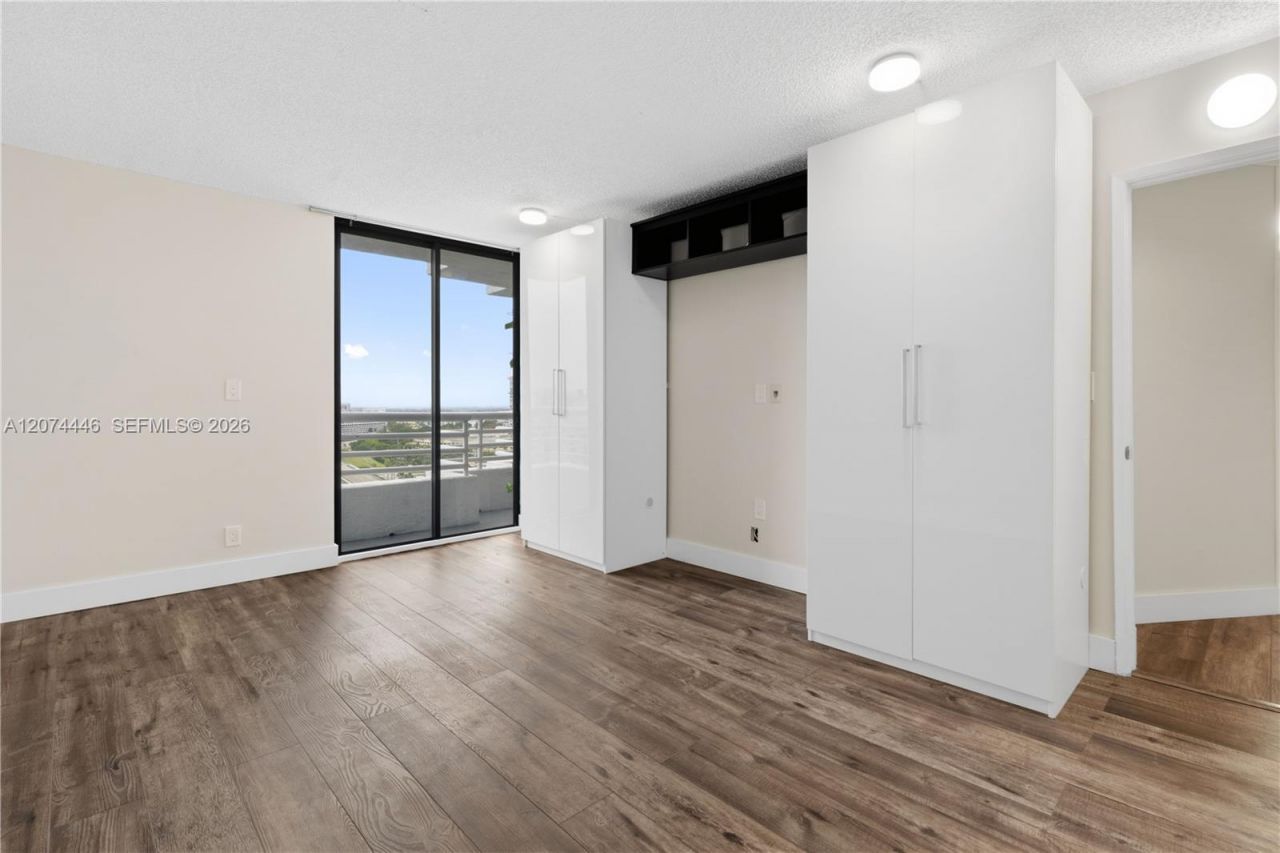 3300 NE 192nd St , Unit LP06, Aventura, FL 33180 Photo