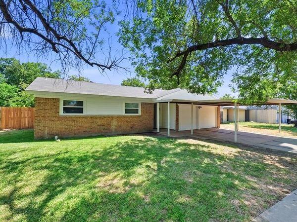 744 Windsor Drive , Everman, TX 76140