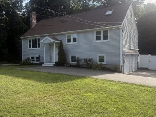 40 Poquanticut Ave, Easton, MA 02334