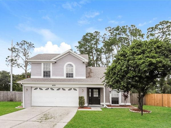 VALRICO, FL 33596