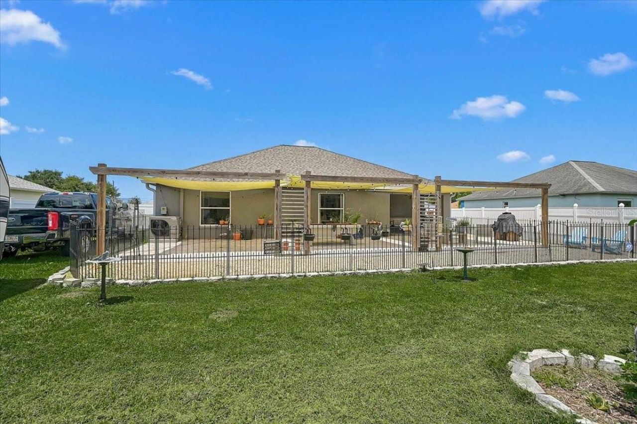 5904 33rd Drive E, Palmetto, FL 34221 Photo