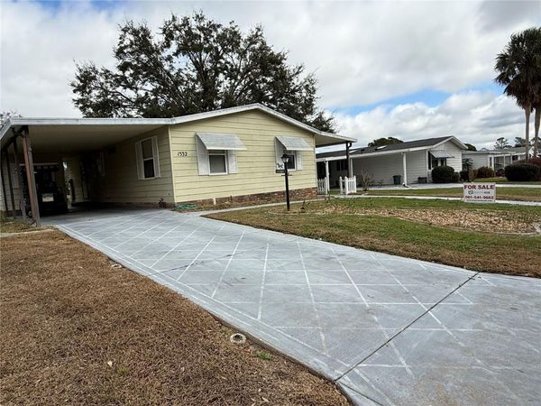 1532 W SCHWARTZ BOULEVARD , LADY LAKE, FL 32159