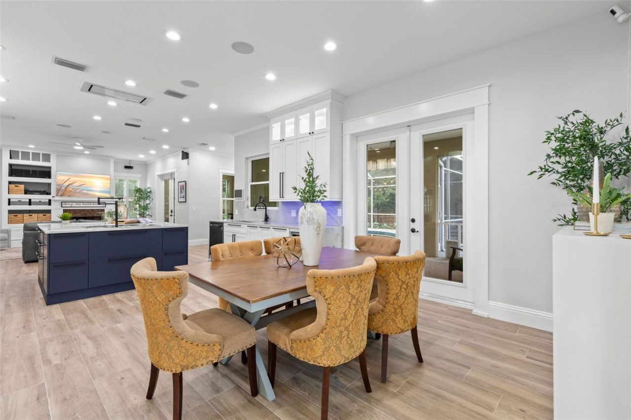 930 Southern Pine Court Ne, Saint Petersburg, FL 33703 Photo