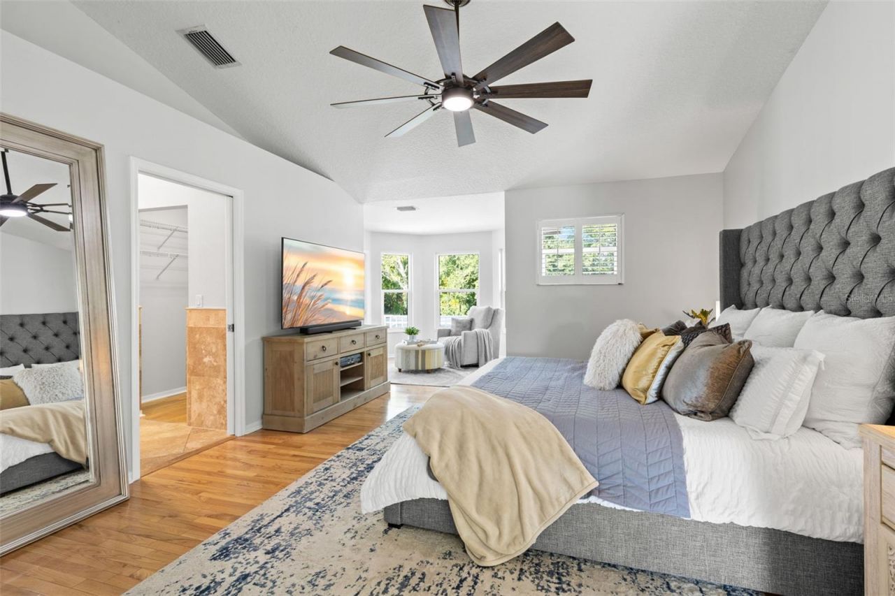930 Southern Pine Court Ne, Saint Petersburg, FL 33703 Photo