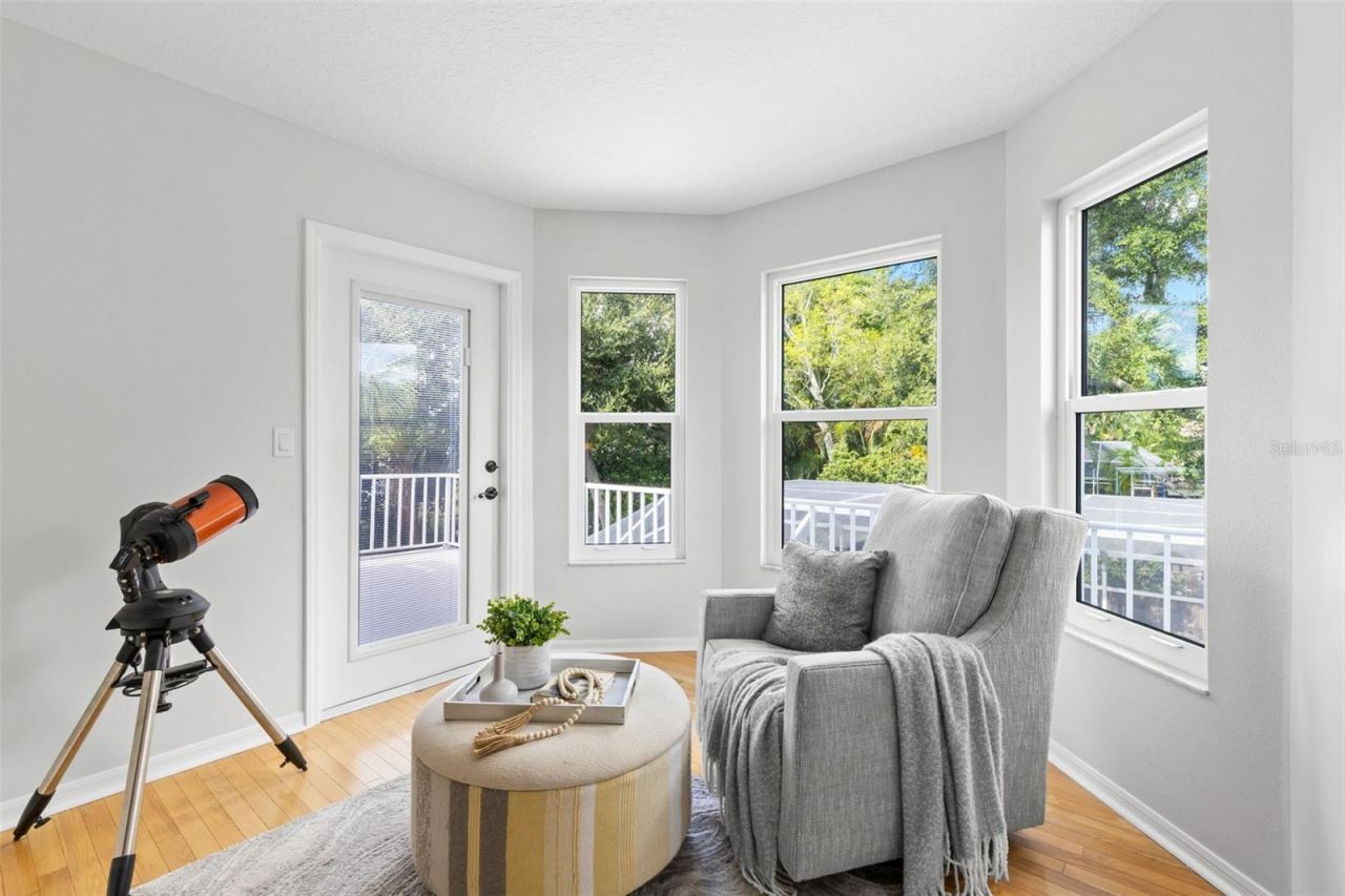 930 Southern Pine Court Ne, Saint Petersburg, FL 33703 Photo