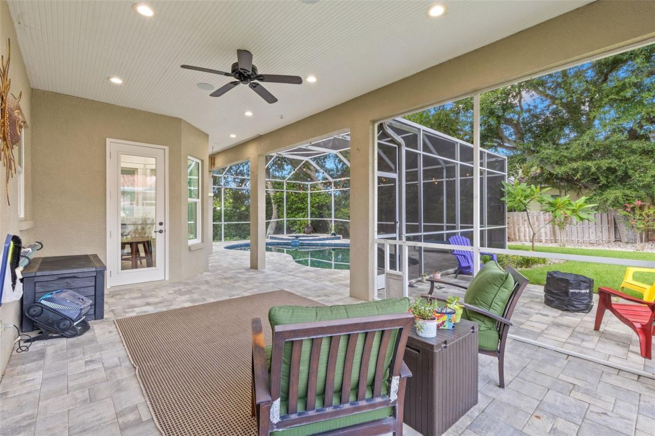 930 Southern Pine Court Ne, Saint Petersburg, FL 33703 Photo