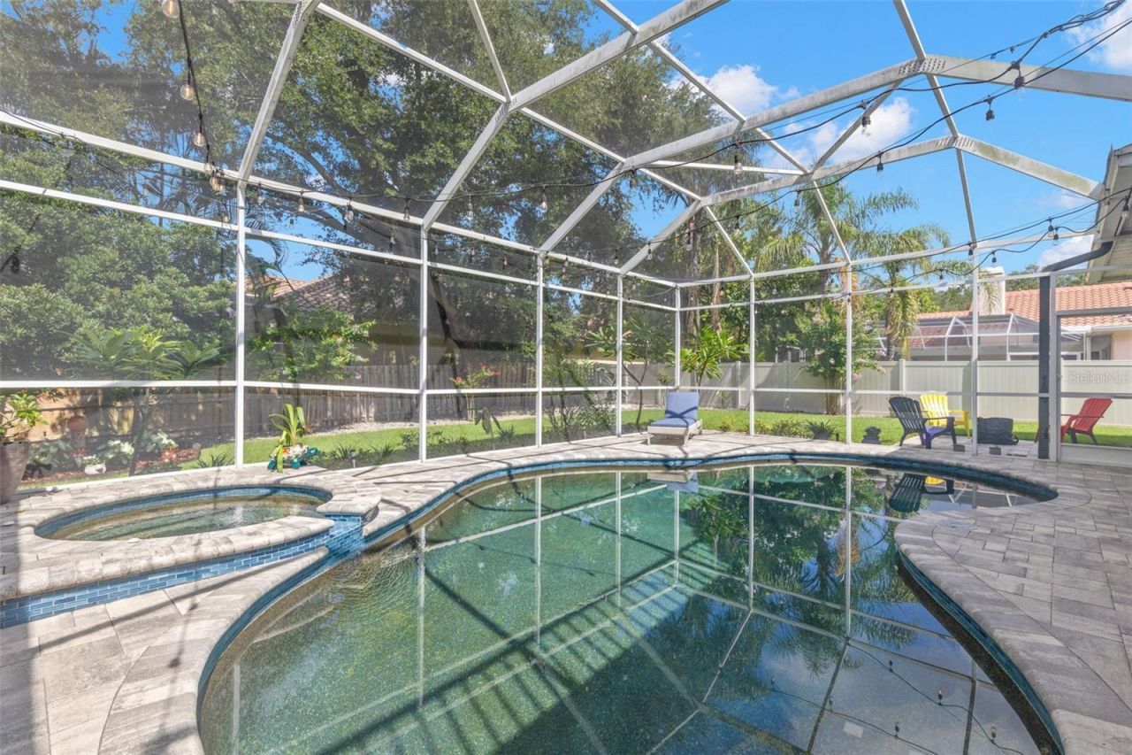 930 Southern Pine Court Ne, Saint Petersburg, FL 33703 Photo