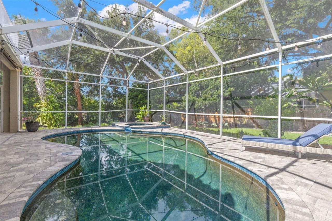 930 Southern Pine Court Ne, Saint Petersburg, FL 33703 Photo