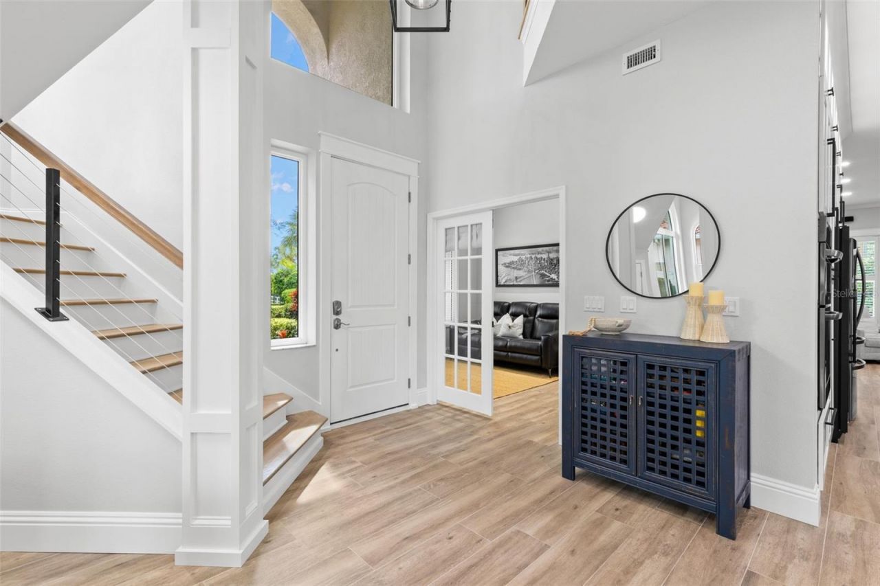 930 Southern Pine Court Ne, Saint Petersburg, FL 33703 Photo