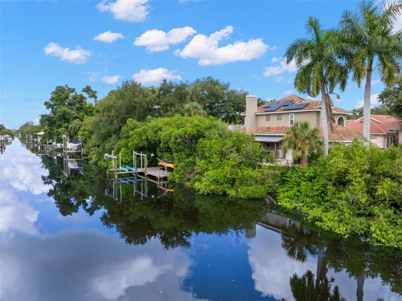930 Southern Pine Court Ne, Saint Petersburg, FL 33703 Photo