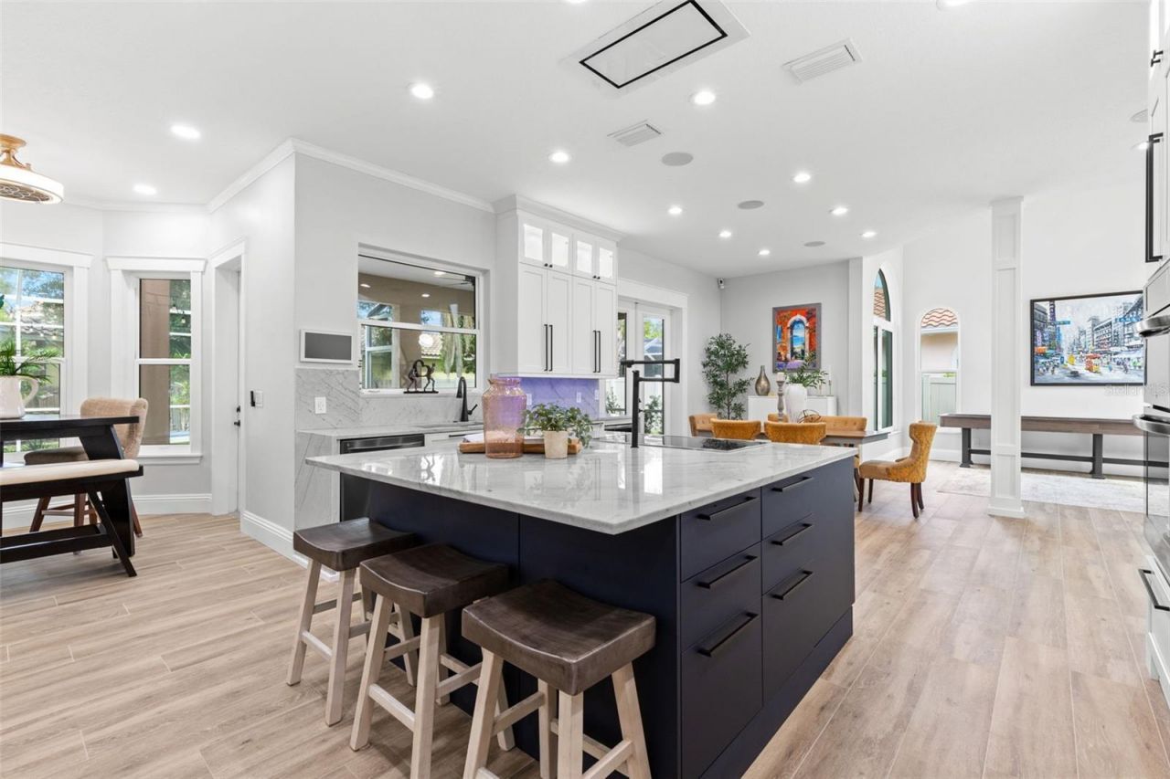 930 Southern Pine Court Ne, Saint Petersburg, FL 33703 Photo