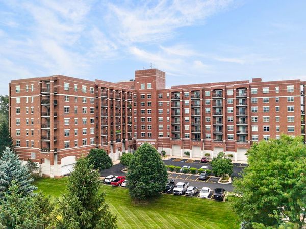 1700 RIVERWOODS Drive , Unit 706, Melrose Park, IL 60160