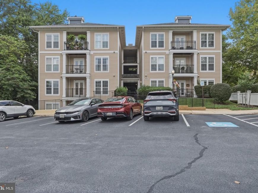 406 Kentlands Boulevard, Unit 102, Gaithersburg, MD 20878 Main Photo