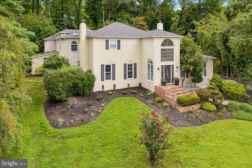 637 HEATHER LANE, BRYN MAWR, PA 19010