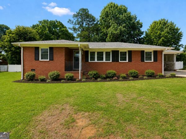 105 Pine Street, Barnesville, GA 30204
