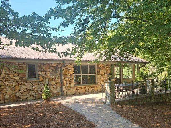 1409 Good Hope Drive, Walnut Cove, NC 27052