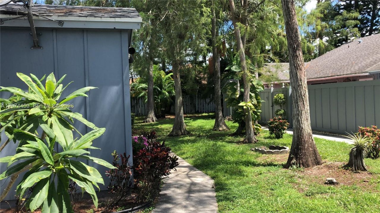 1077 Goldenrod Rd , Wellington, FL 33414 Photo