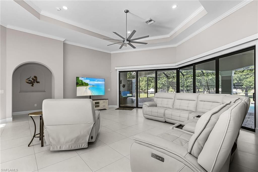 413 Edison Ave, Lehigh Acres, FL 33972 Photo