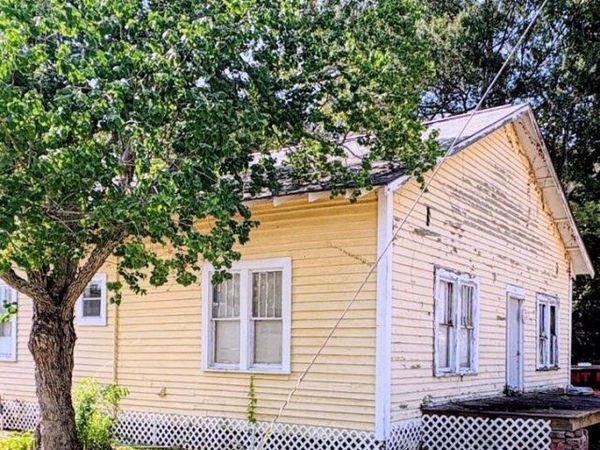 106 S Strahan Street, Poplarville, MS 39470