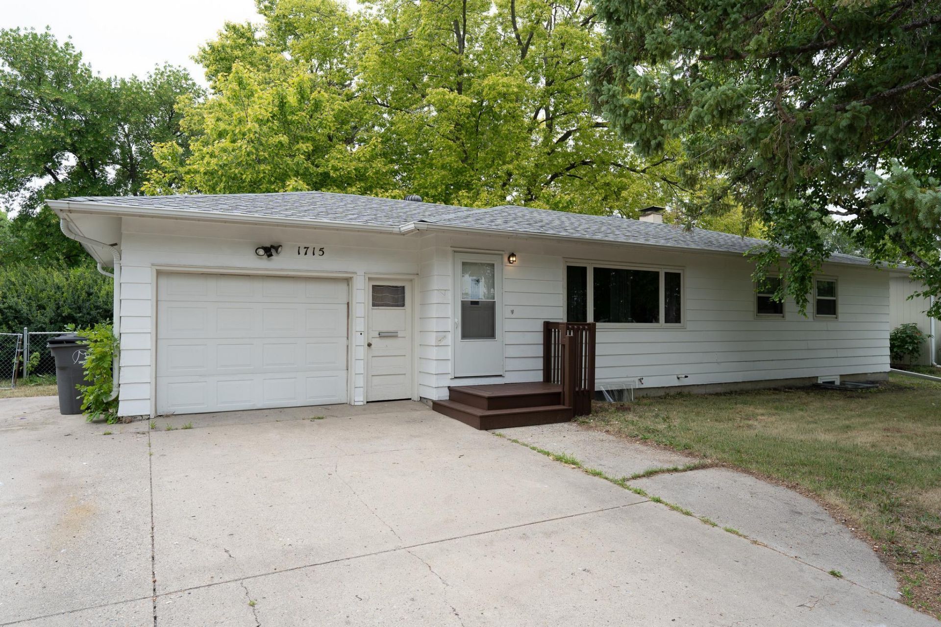 1715 19th Street S primary photo