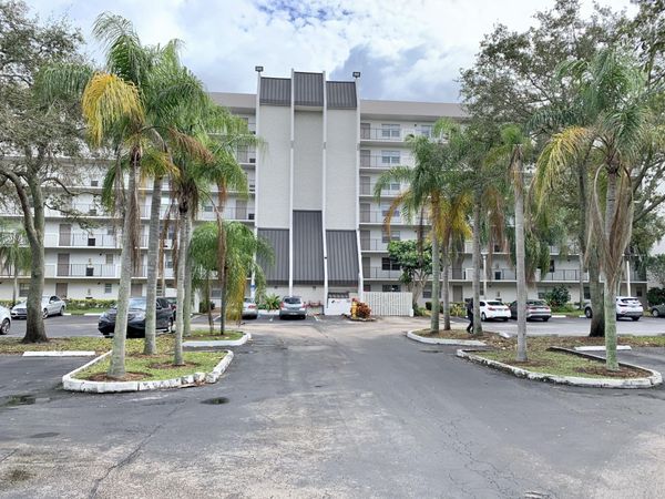 3100 W ROLLING HILLS Circle, Unit 309, Davie, FL 33328