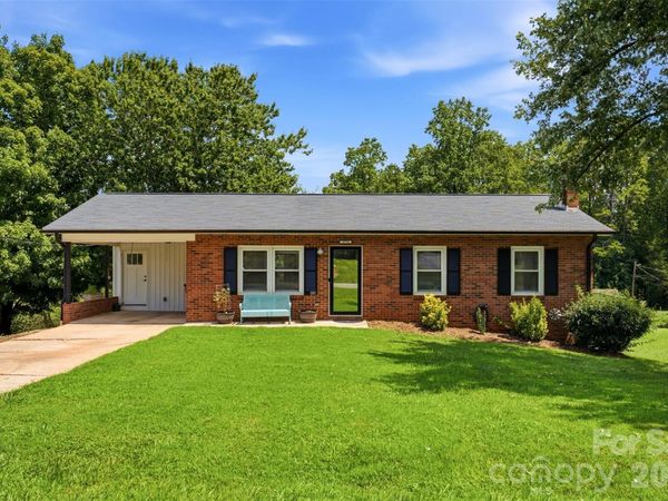 3776 Newhall Drive NW, Conover, NC 28613