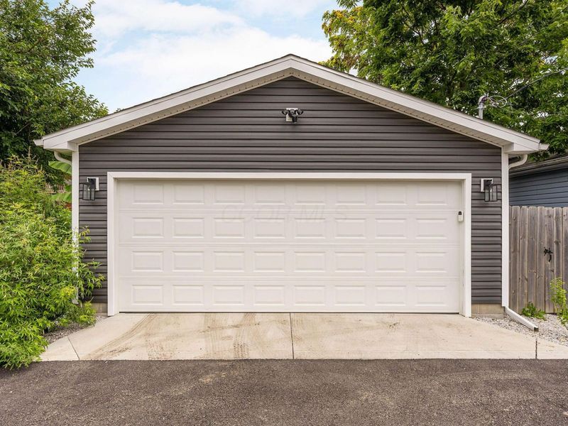 1035 S Champion Avenue, Columbus, OH 43206 Photo 4