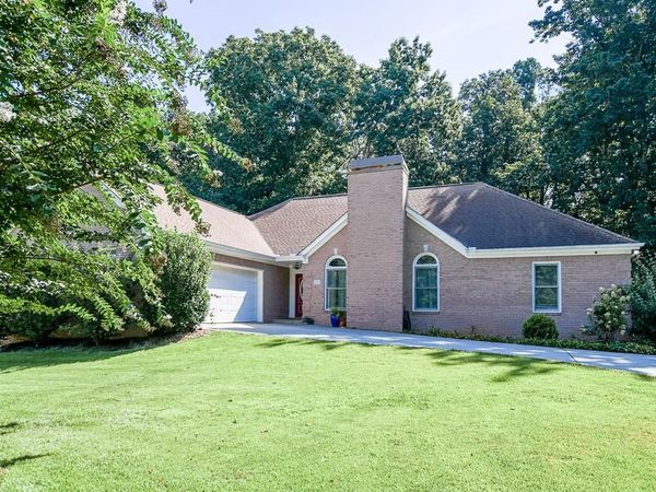 647 Than Skinner Road , Winder, GA 30680