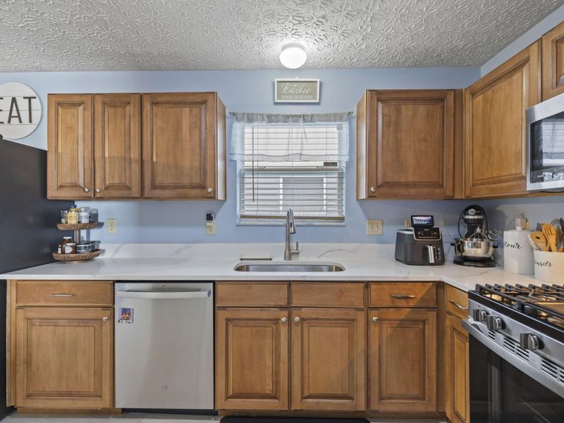 3926 Genteel Drive , Grove City, OH 43123 Photo 7