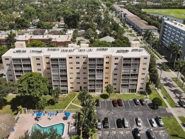 1001 NE 14th Ave , Unit 402, Hallandale Beach, FL 33009
