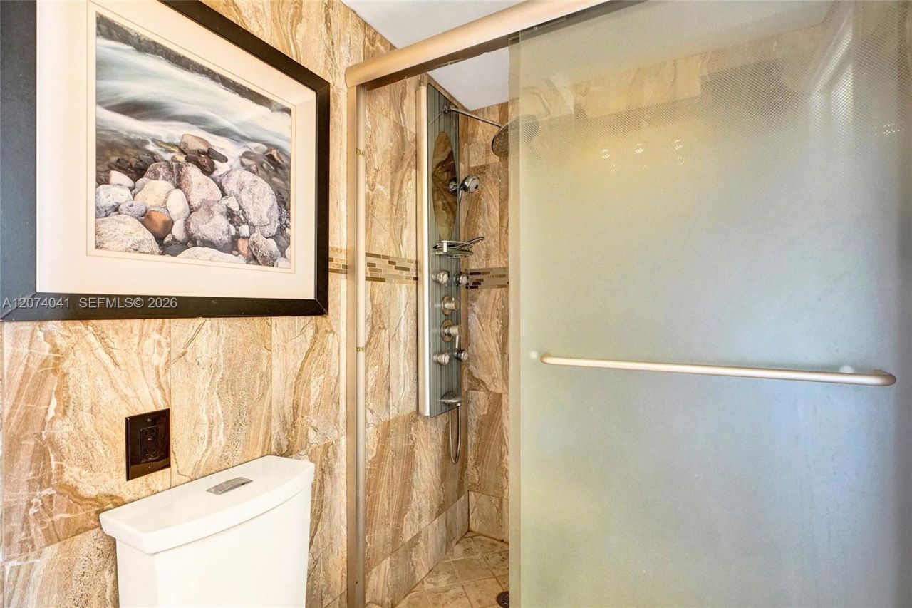 1001 NE 14th Ave , Unit 402, Hallandale Beach, FL 33009 Photo