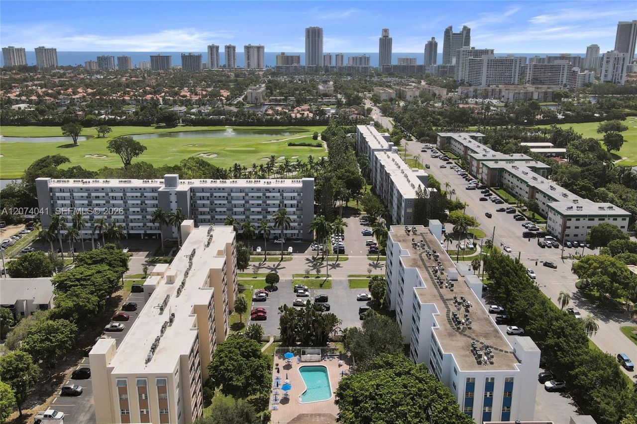 1001 NE 14th Ave , Unit 402, Hallandale Beach, FL 33009 Photo