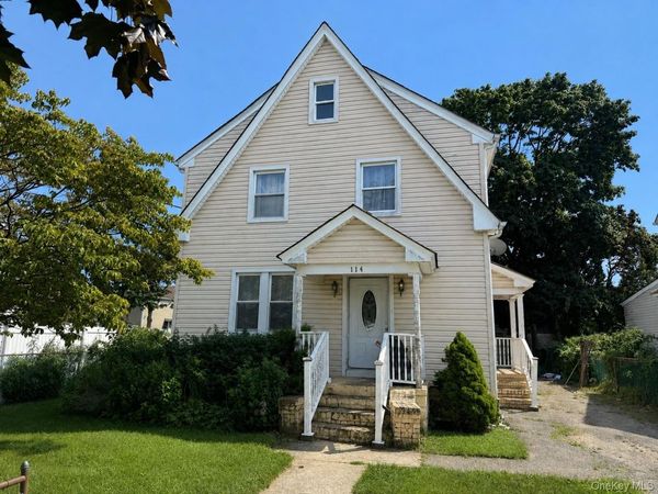 114 Leonard Avenue , Freeport, NY 11520