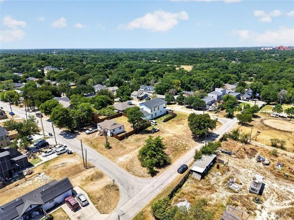 2741 Camel Court , Dallas, TX 75241