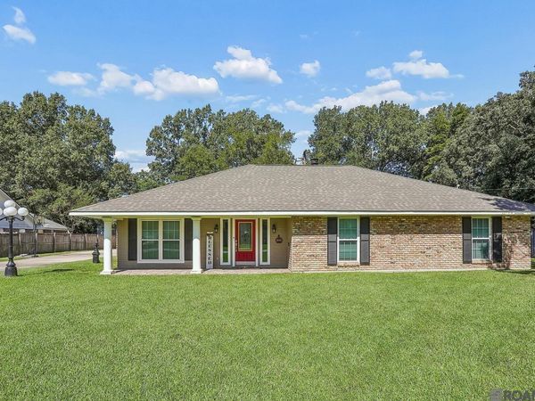 34448 Gravesbriar Dr, Denham Springs, LA 70706