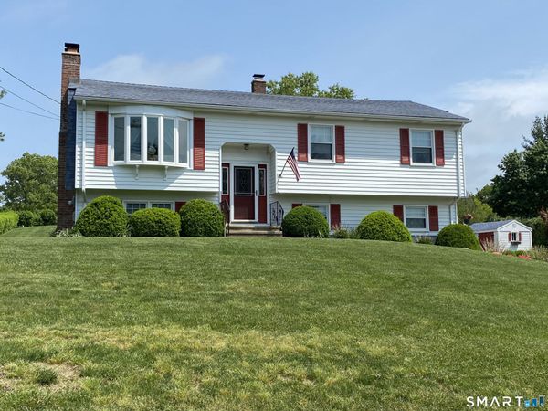 15 Flintlock, North Haven, CT 06473