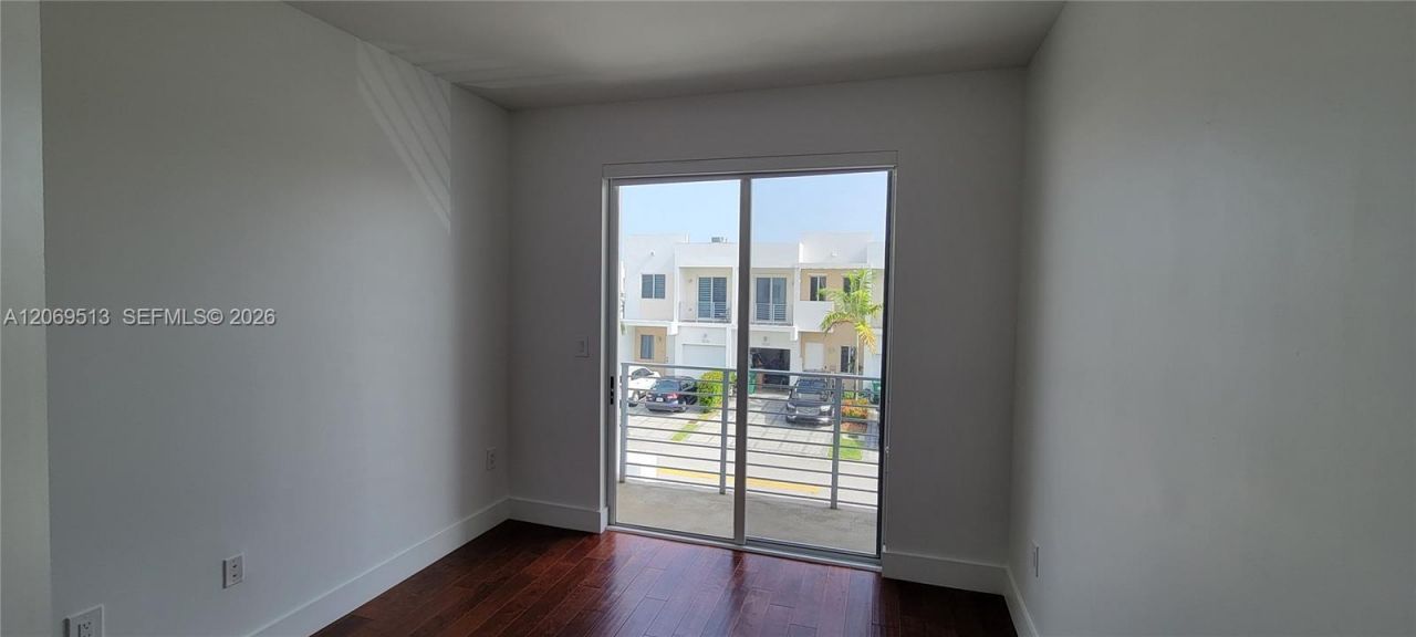 10219 NW 72nd Ter , Doral, FL 33178 Photo