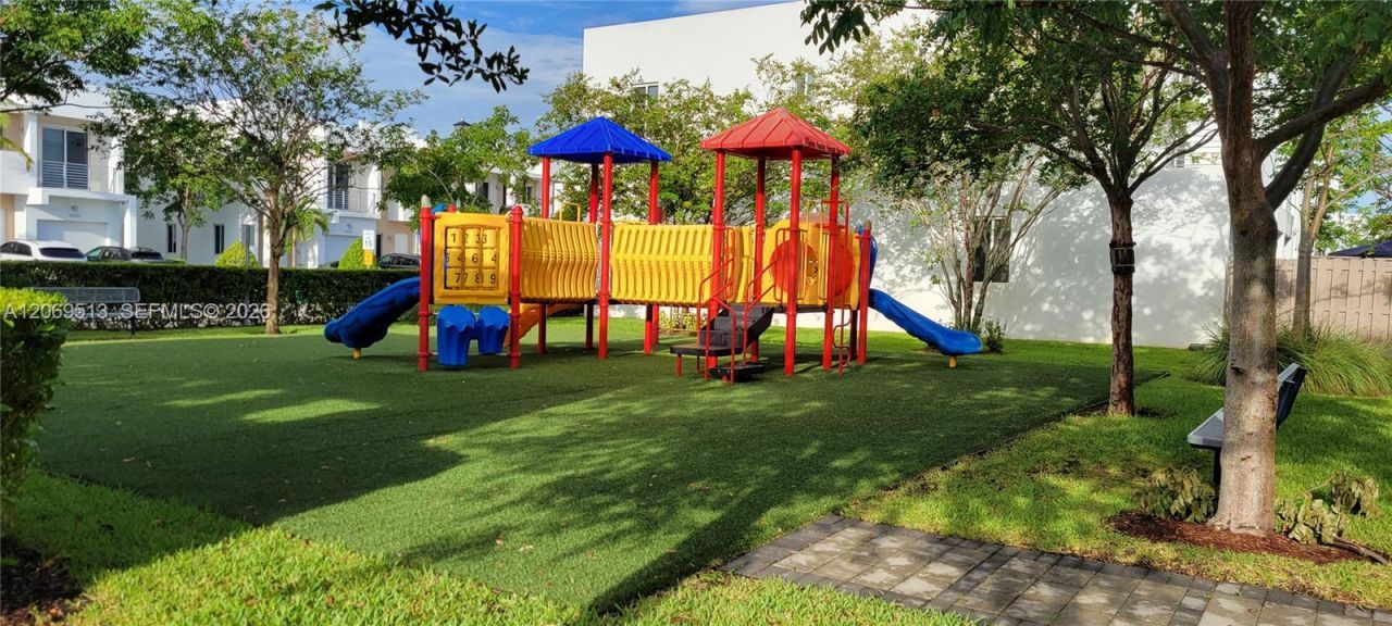 10219 NW 72nd Ter , Doral, FL 33178 Photo