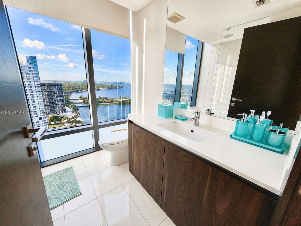 3131 NE 7th Ave , Unit 2306, Miami, FL 33137 Photo