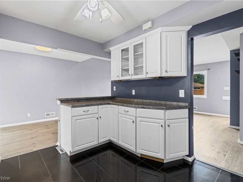 578 E Dartmoor Avenue, Seven Hills, OH 44131 Photo 17