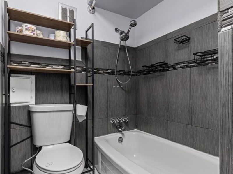 578 E Dartmoor Avenue, Seven Hills, OH 44131 Photo 27