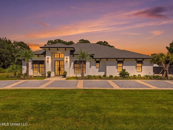 15 Legacy Drive, Picayune, MS 39466