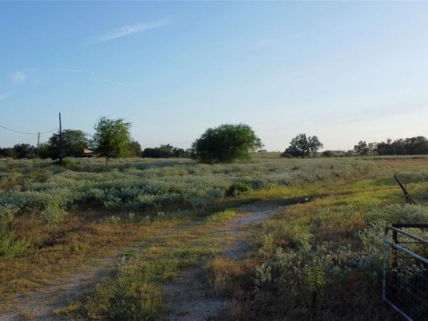 6447 Gander Slough RD, Kingsbury, TX 78638