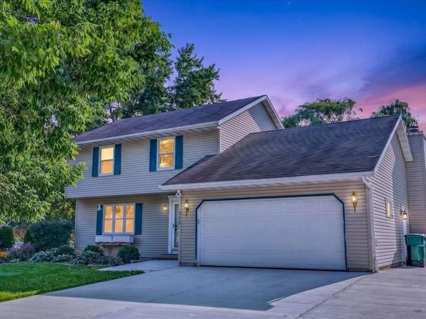 200 Dentaria Drive, Cottage Grove, WI 53527