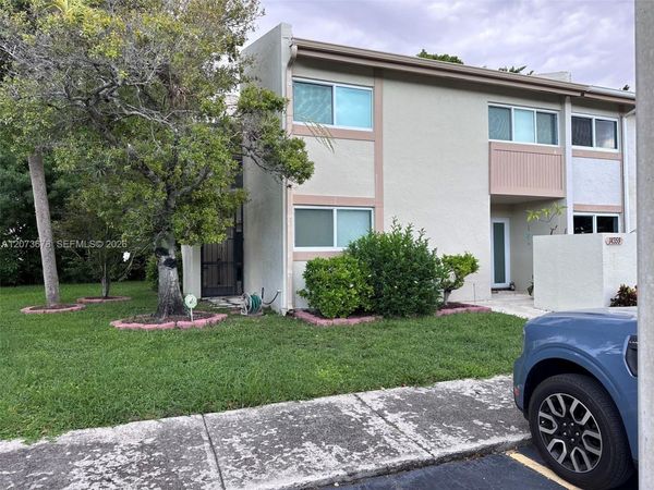 14359 Kendale Lakes Cir , Miami, FL 33183