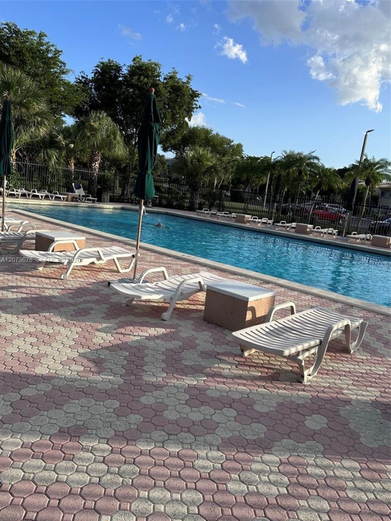 14359 Kendale Lakes Cir , Miami, FL 33183 Photo