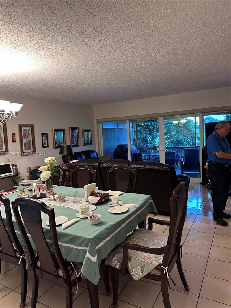 14359 Kendale Lakes Cir , Miami, FL 33183 Photo